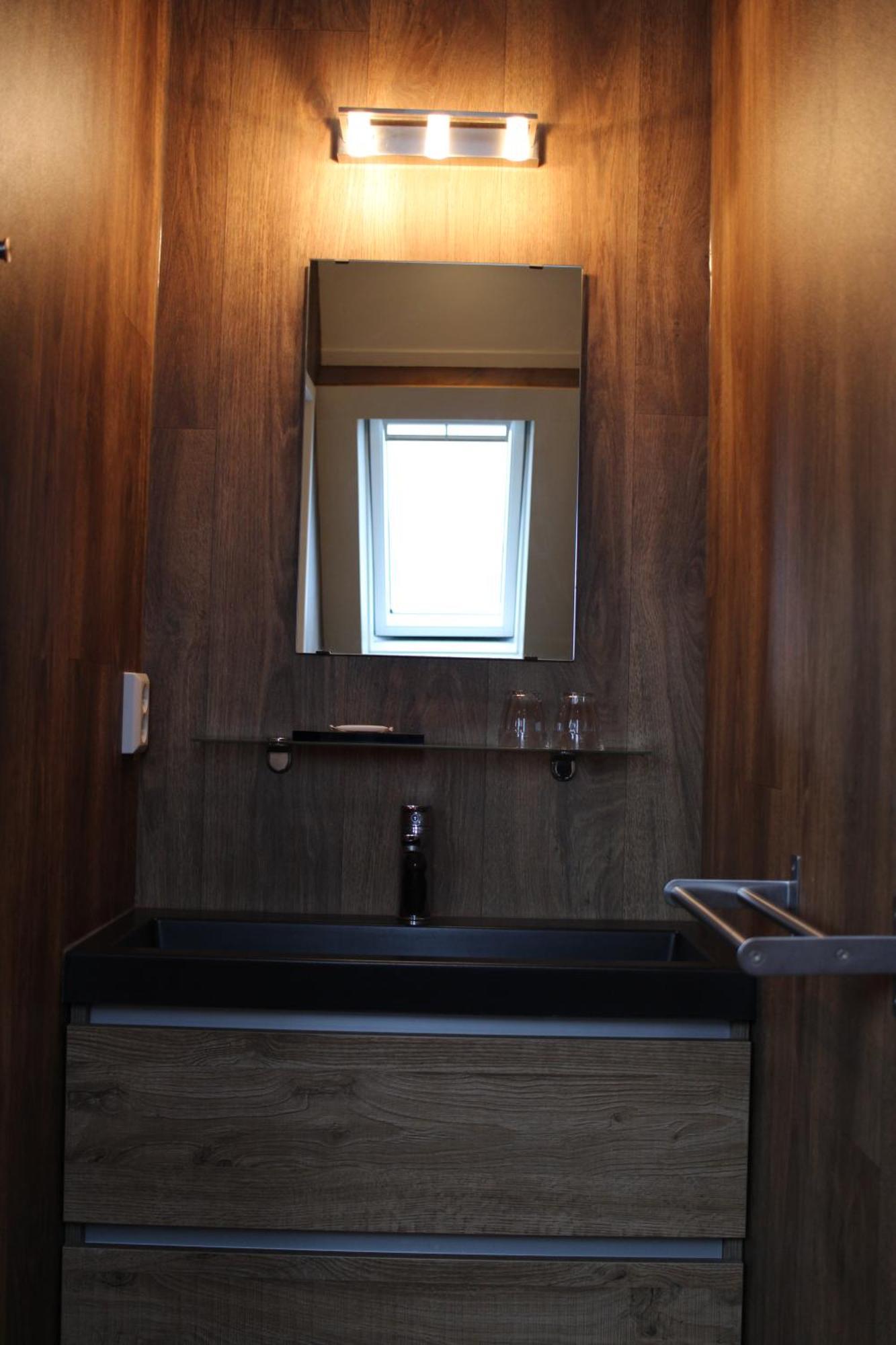 Hotel West Inn Hippolytushoef Bagian luar foto