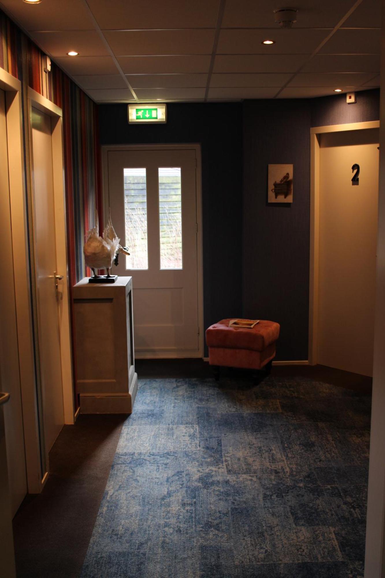 Hotel West Inn Hippolytushoef Bagian luar foto