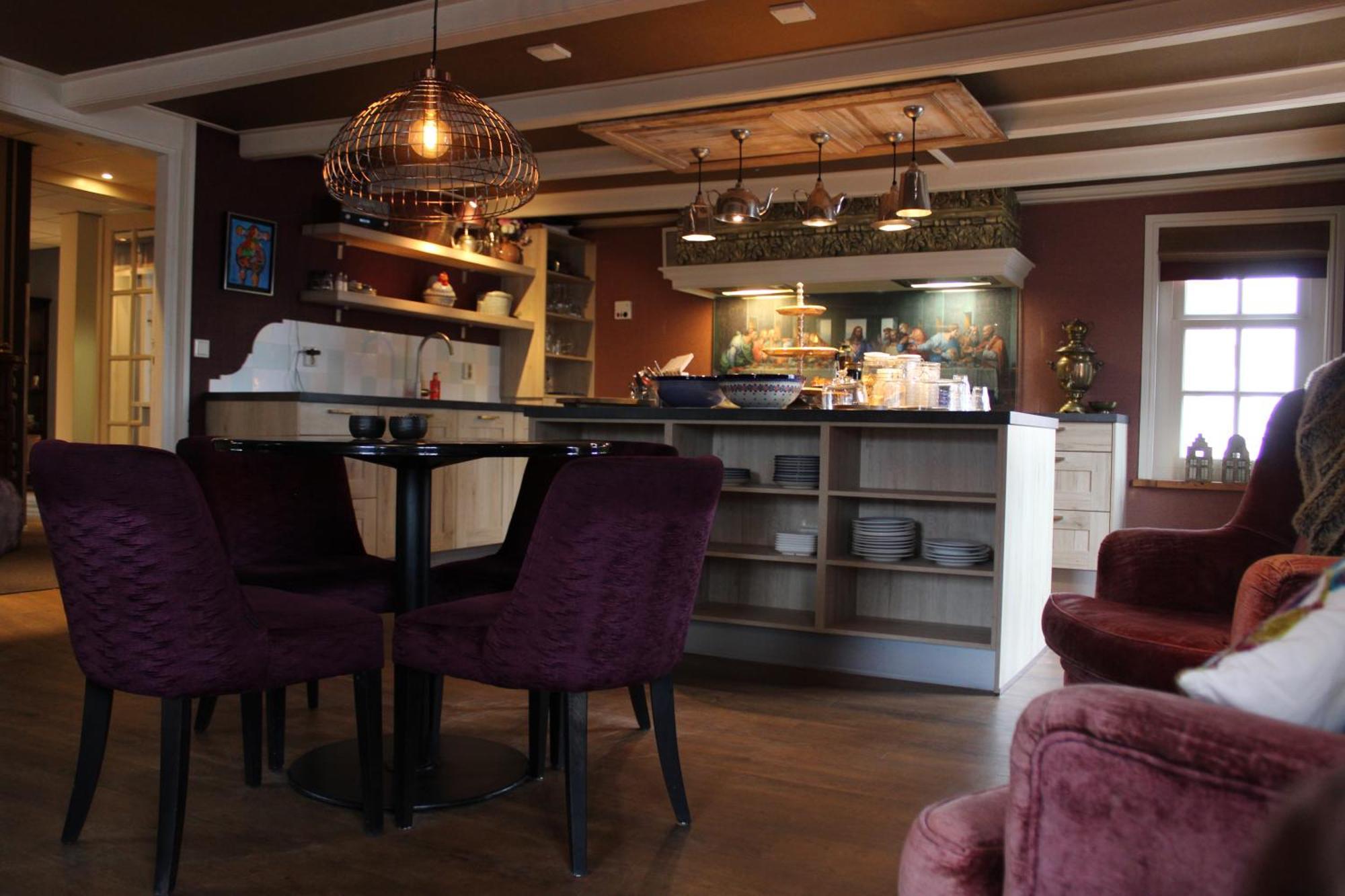 Hotel West Inn Hippolytushoef Bagian luar foto